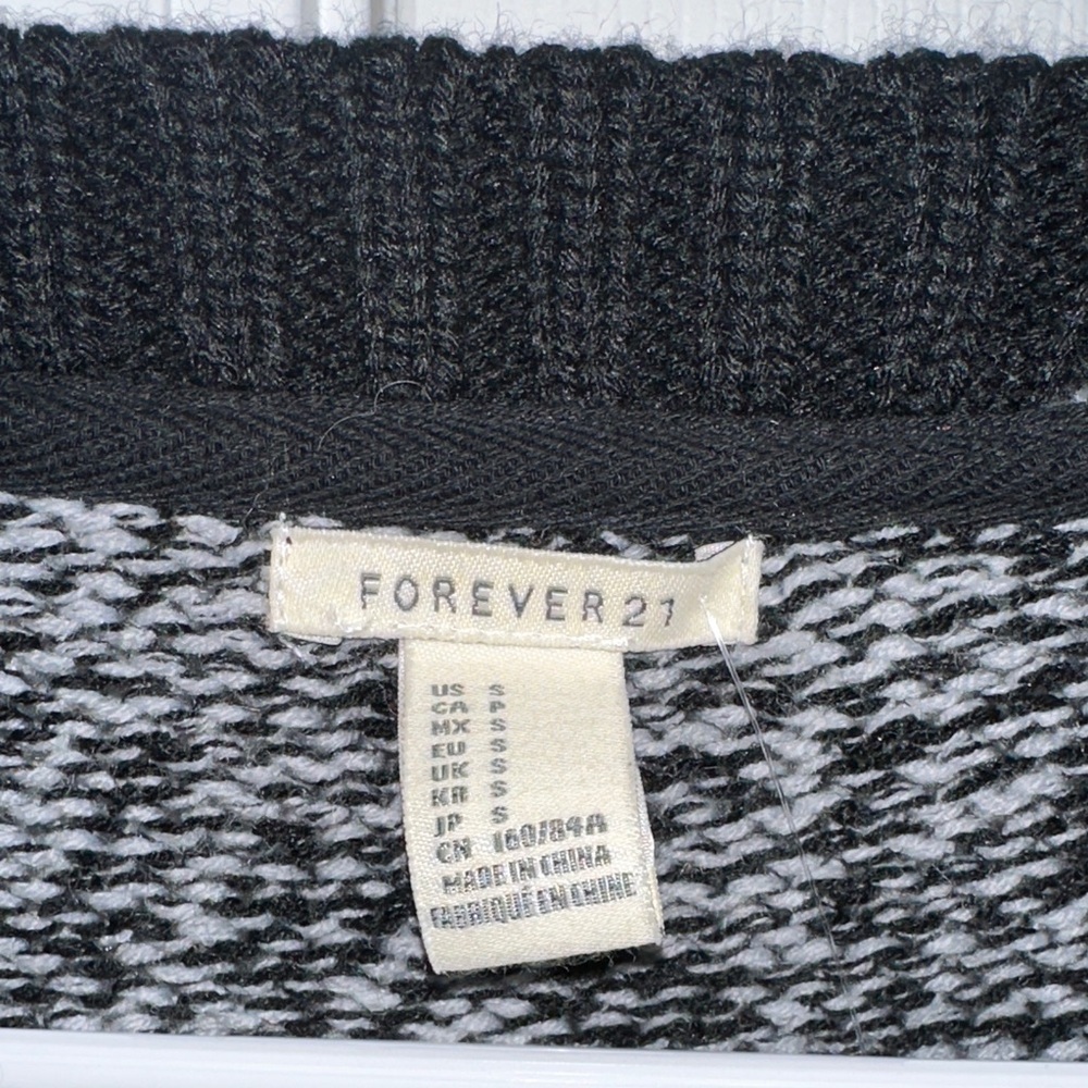 Forever 21 Black and White Button-Up Cardigan - Picture 5 of 9